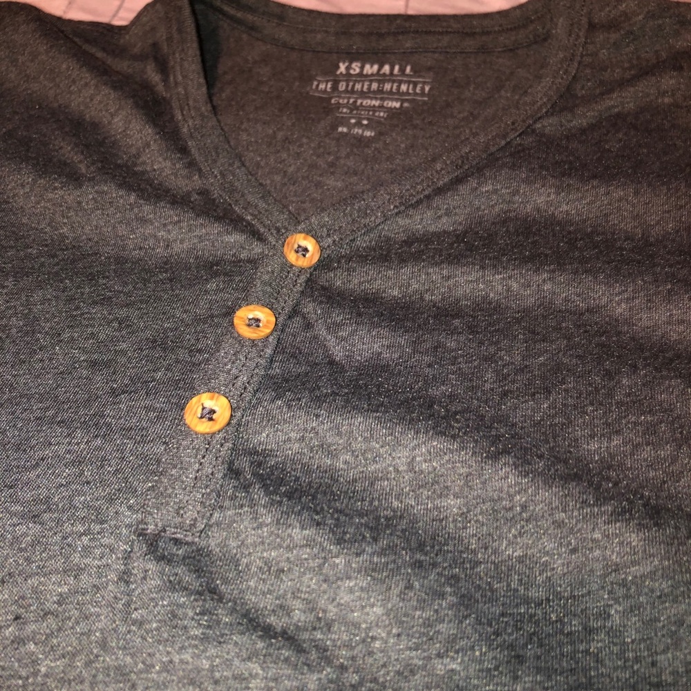 Men’s Cotton On V - Neck Tshirt